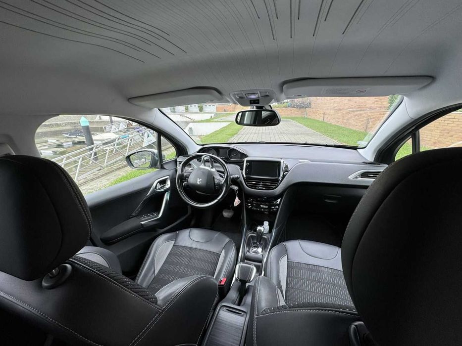 Peugeot 2008 1.6 e-HDi Active Automático