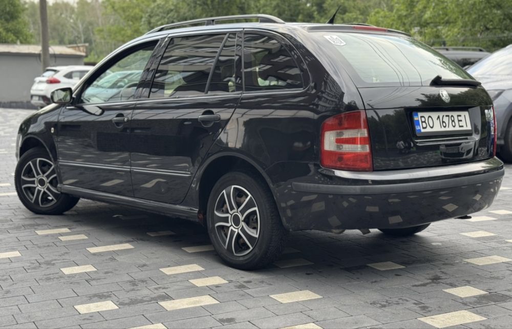 Шкода Фабія / Skoda Fabia 1.4 Газ / Бензин Універсал