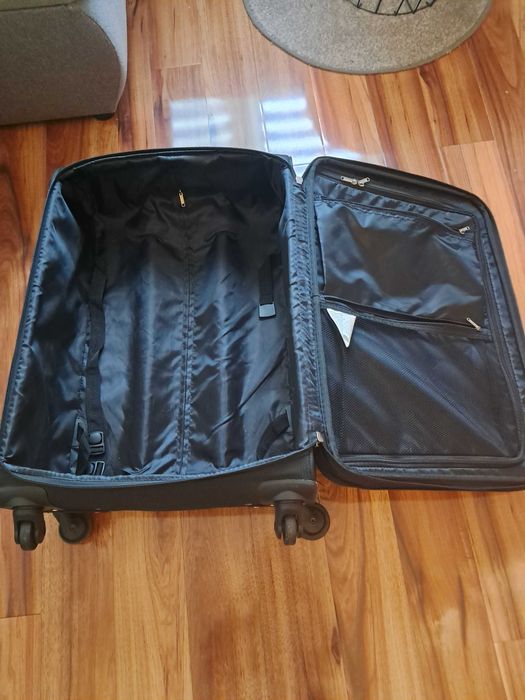 Walizka czarna materiałowa- pojemna