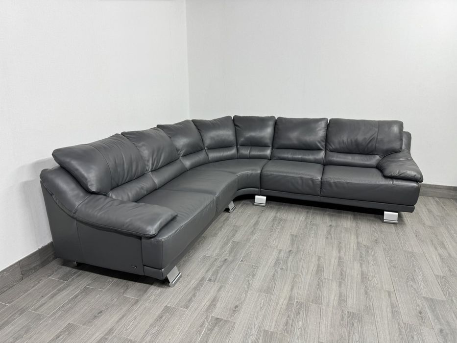 Шкіряний кутовий диван Natuzzi не розкладний. Італія