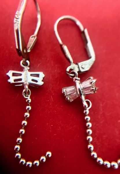 srebrne kolczyki w kształcie ważki z cyrkoniami