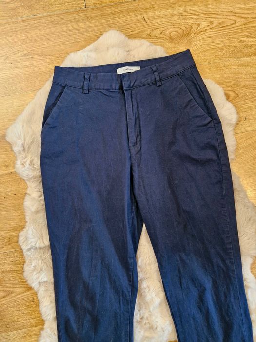 Spodnie chino bawełniane granatowe Reserved 36