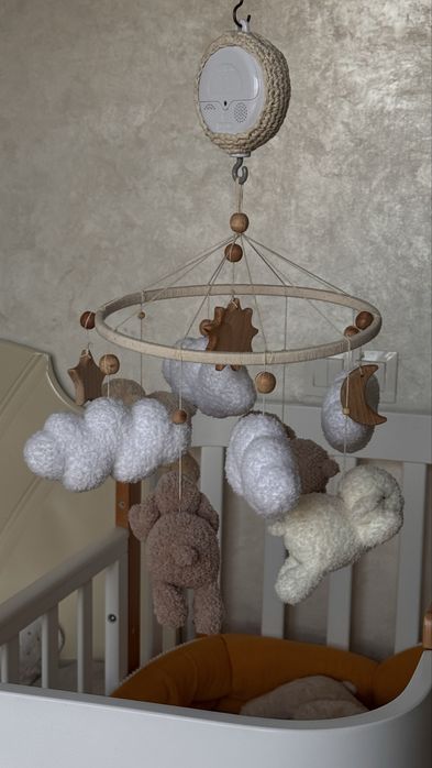 Продам мобіль в ліжечко ручної роботи