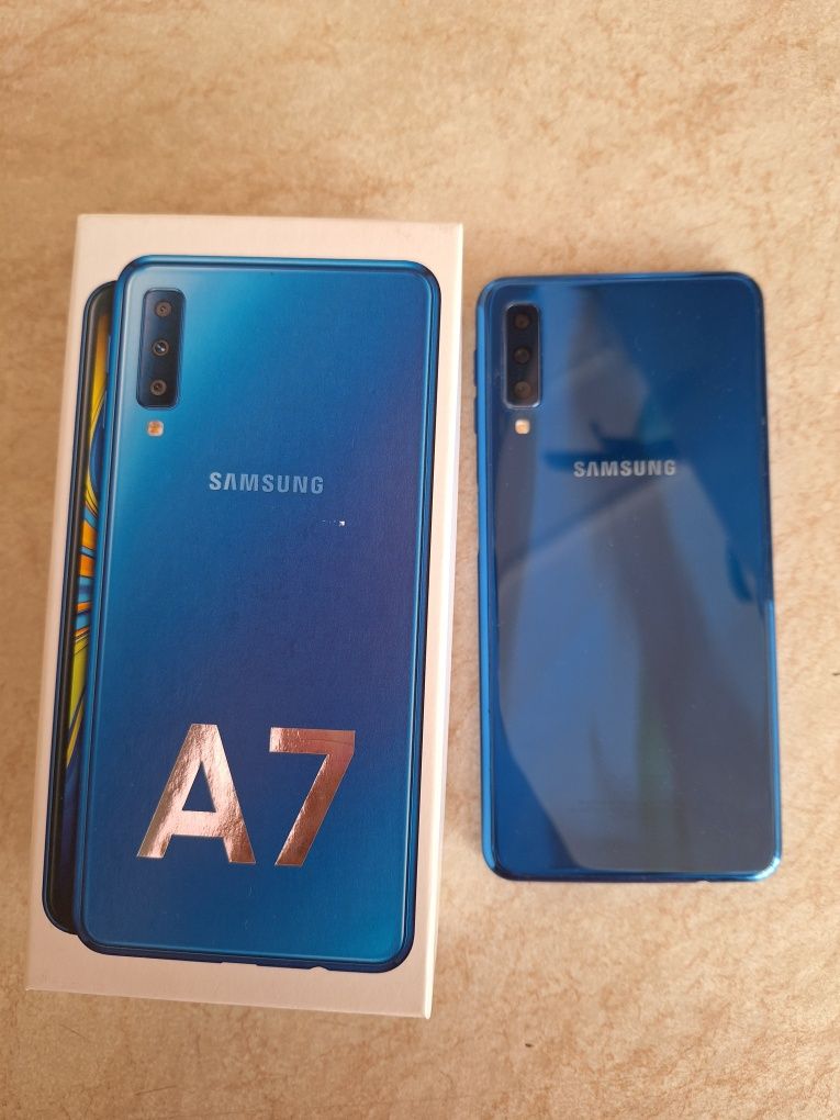 Смартфон Samsung A7 2018 року