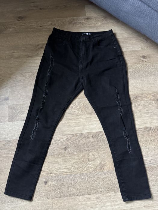 Jeansy Boohoo roz. 42