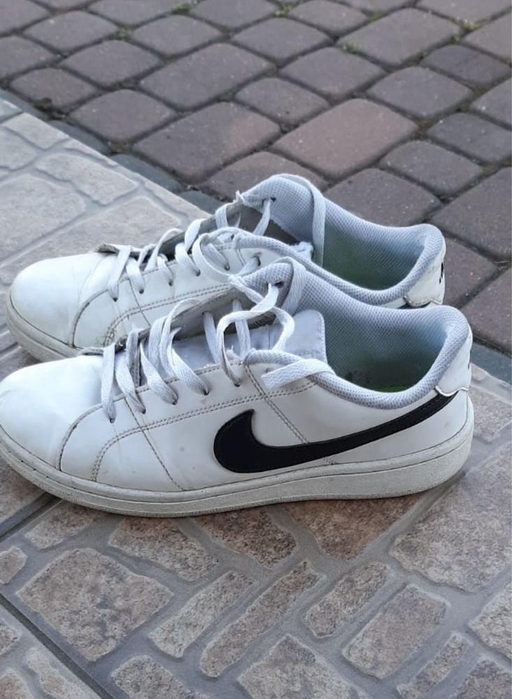 Białe buty Nike rozm.41 Court Royale 2