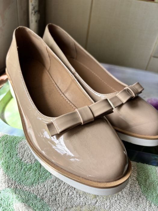 Туфлі на танкетці