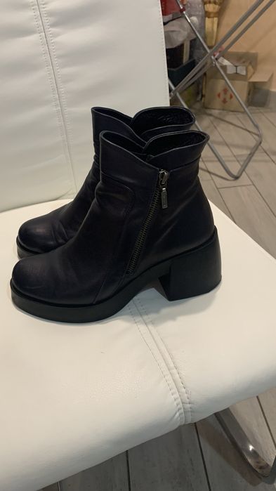 Ботінки шкіряні, ботільони, черевики