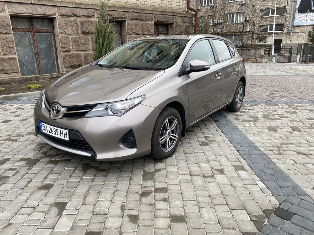 Продам авто Toyota Ayris 2013 року