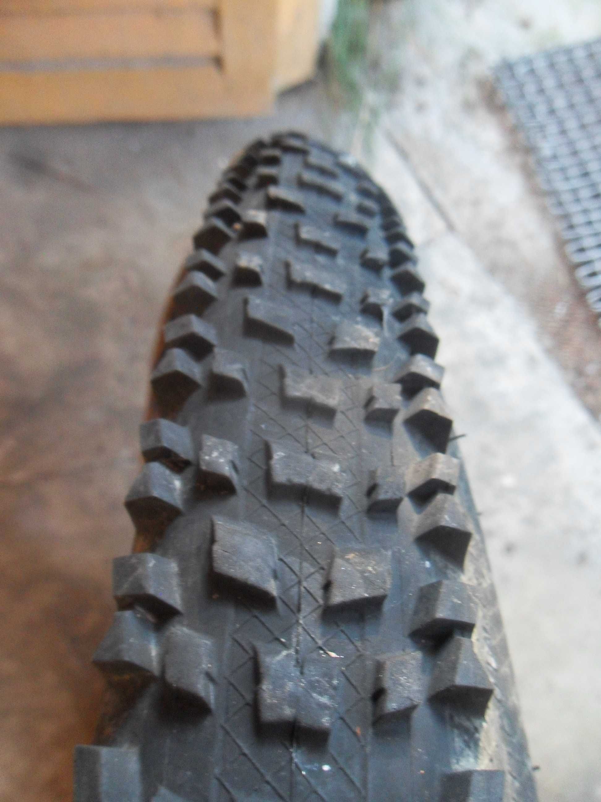 Hutchinson GILA  opona 29x 2,25 Kevlar TLReady Polecam
