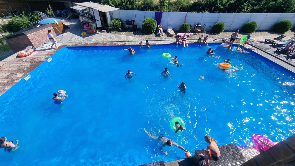 Будинок для двох та більше осіб, басейн з підігрівом! Чан, сауна.