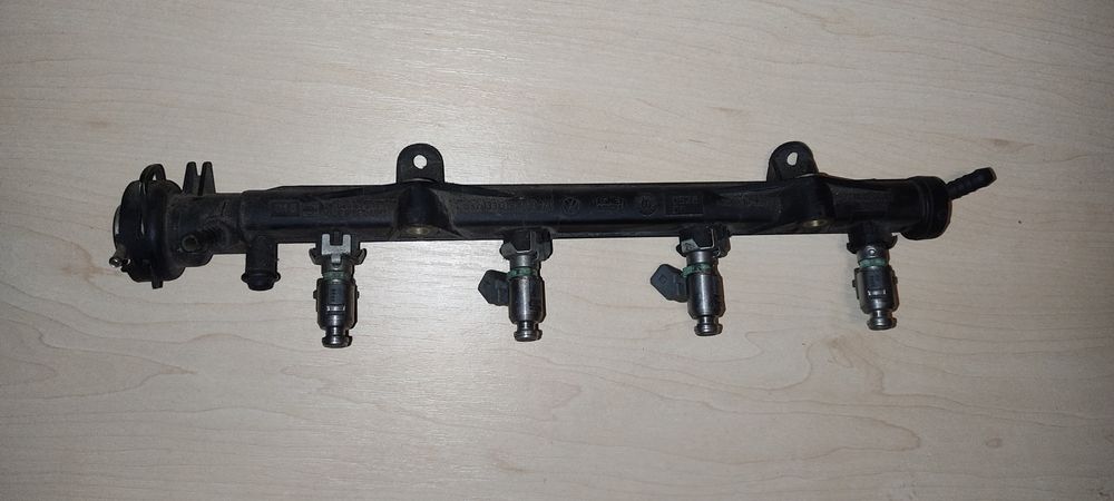 Форсунки бензину для Volkswagen 1.6i 032031A