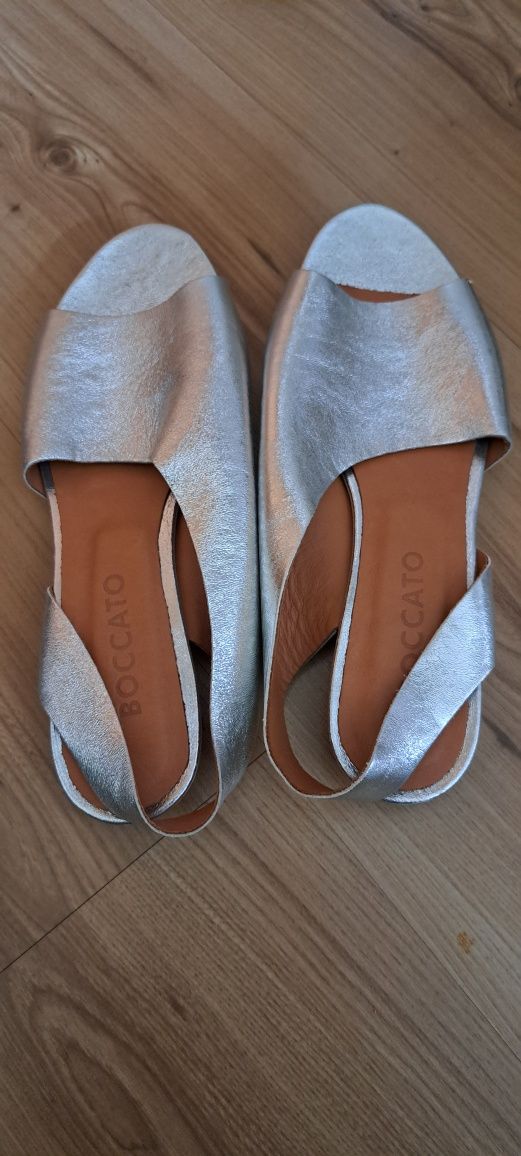 Buty skórzane Boccato rozmiar 39 sandały srebrne
