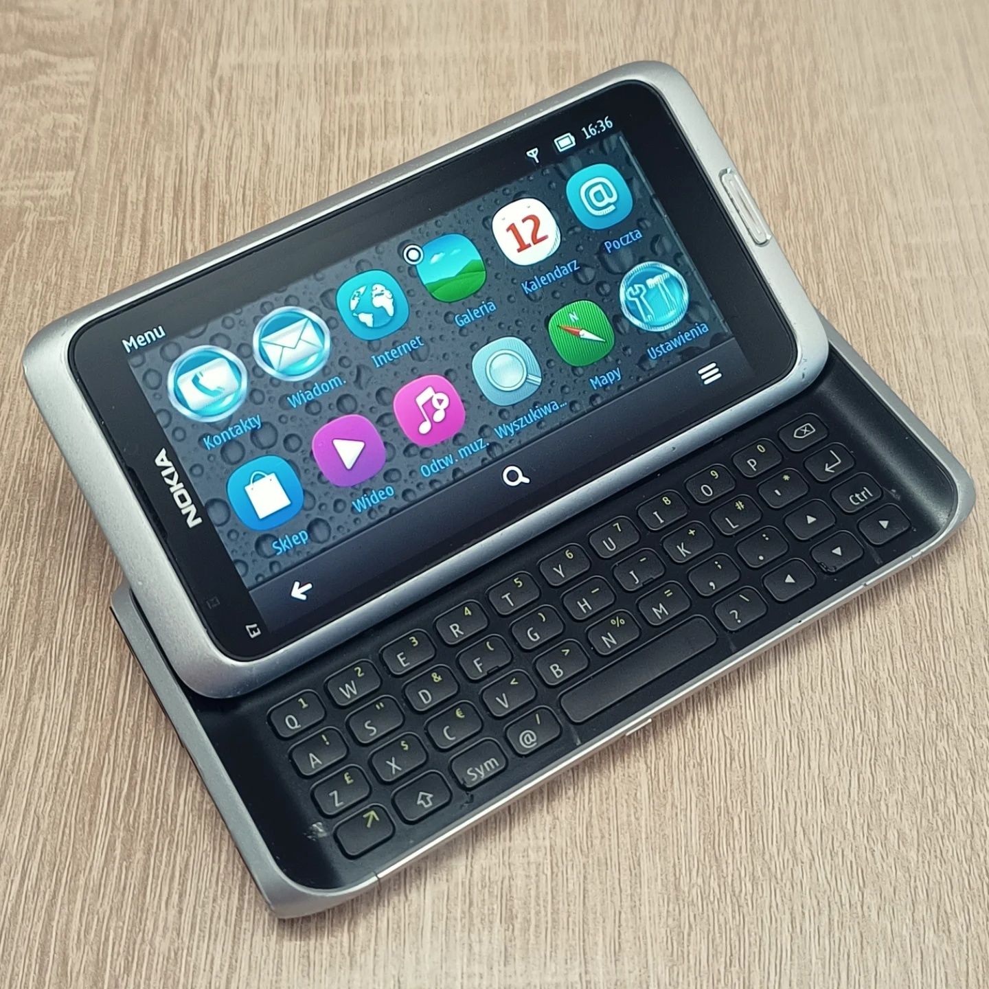 Nokia E7-00 Symbian