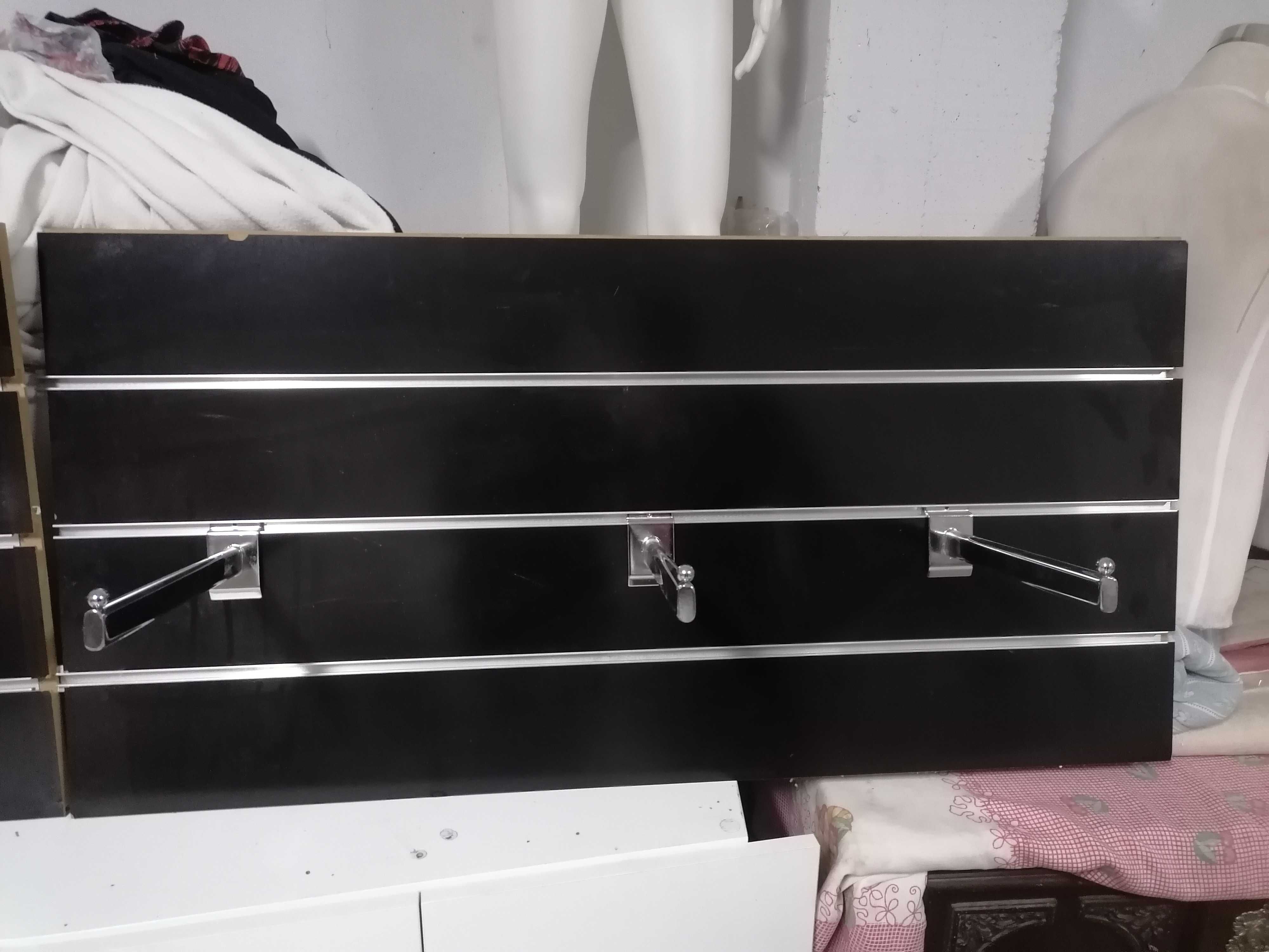 Expositor com cabides