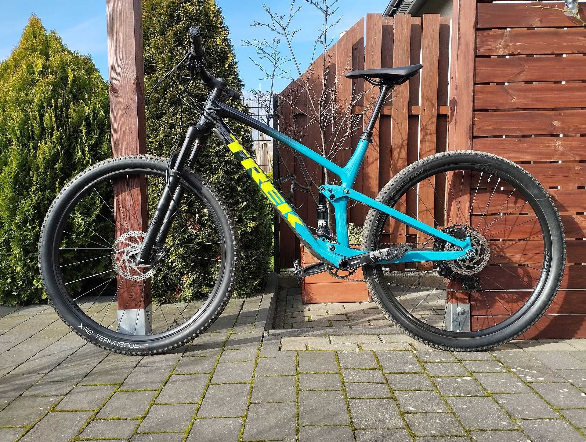 Zadbany carbonowy Trek Top Fuel 9.7 z rocznika 2021 rozmiar L.