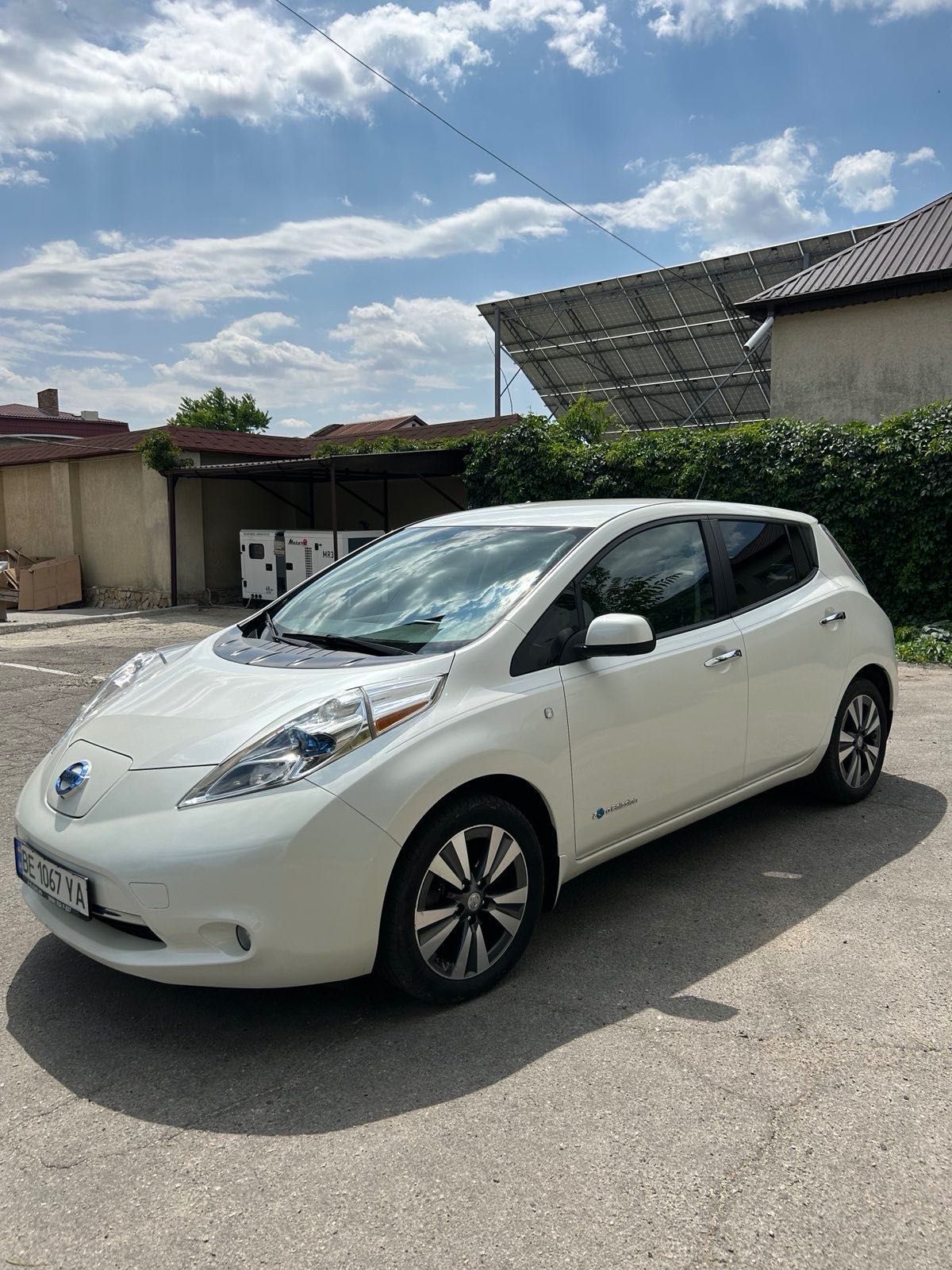 Продам Nissan Leaf 24