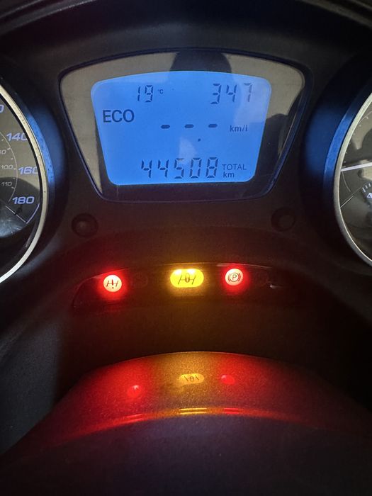 Piaggio MP3 500 triciclo pode set conduzida com carta de carro