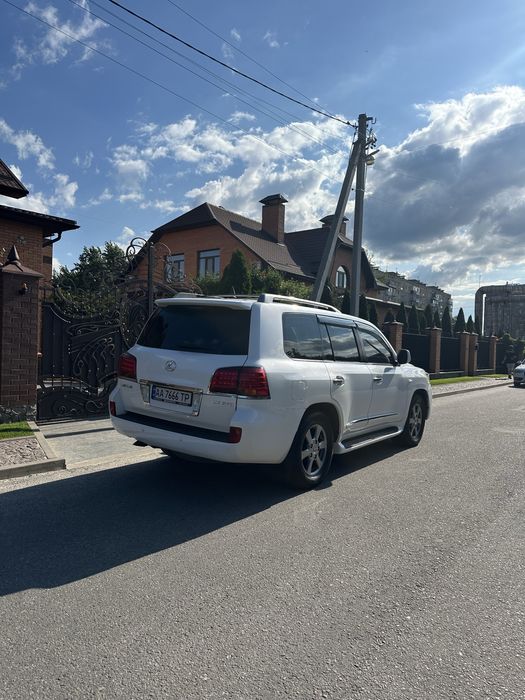 Продам Lexus LX 570