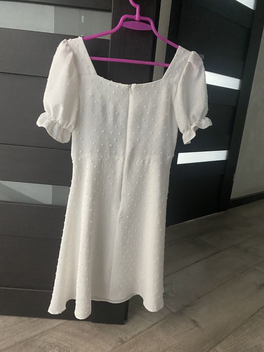 Біле плаття