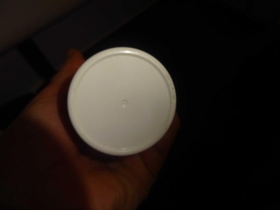 NOWY Odświeżający puder do stóp Mentol i Drzewo Herbaciane AVON