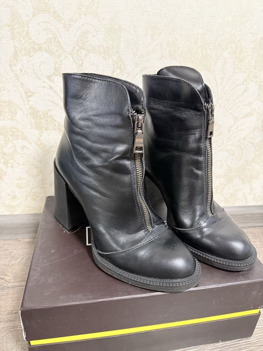 Ботильйони шкіряні