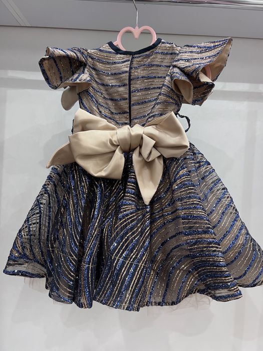 Нарядне платтячко для дівчинки