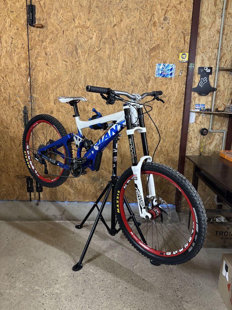 Двухпідвіс Giant Glory 8.8 2008 Dh, Boxxer, Fox, Dt swiss, Shimano