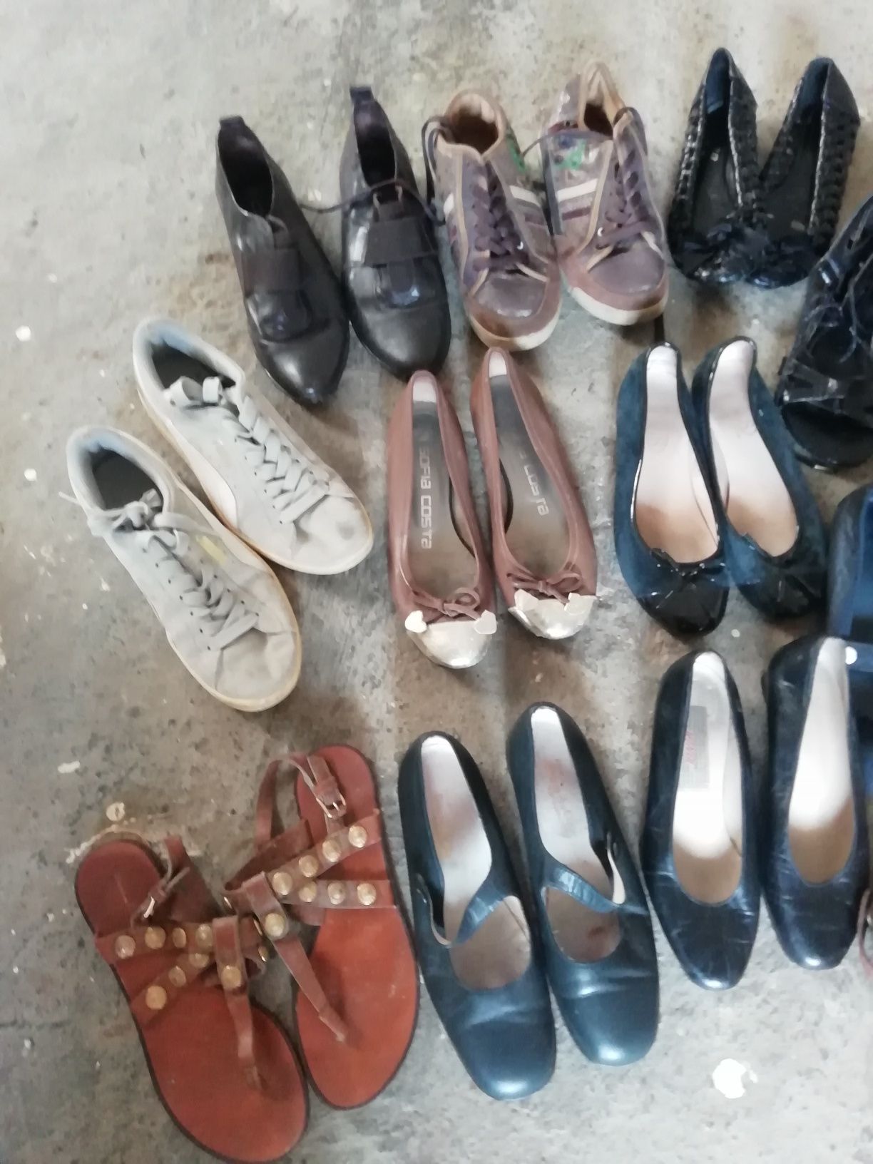 16 pares de sapatos de senhora