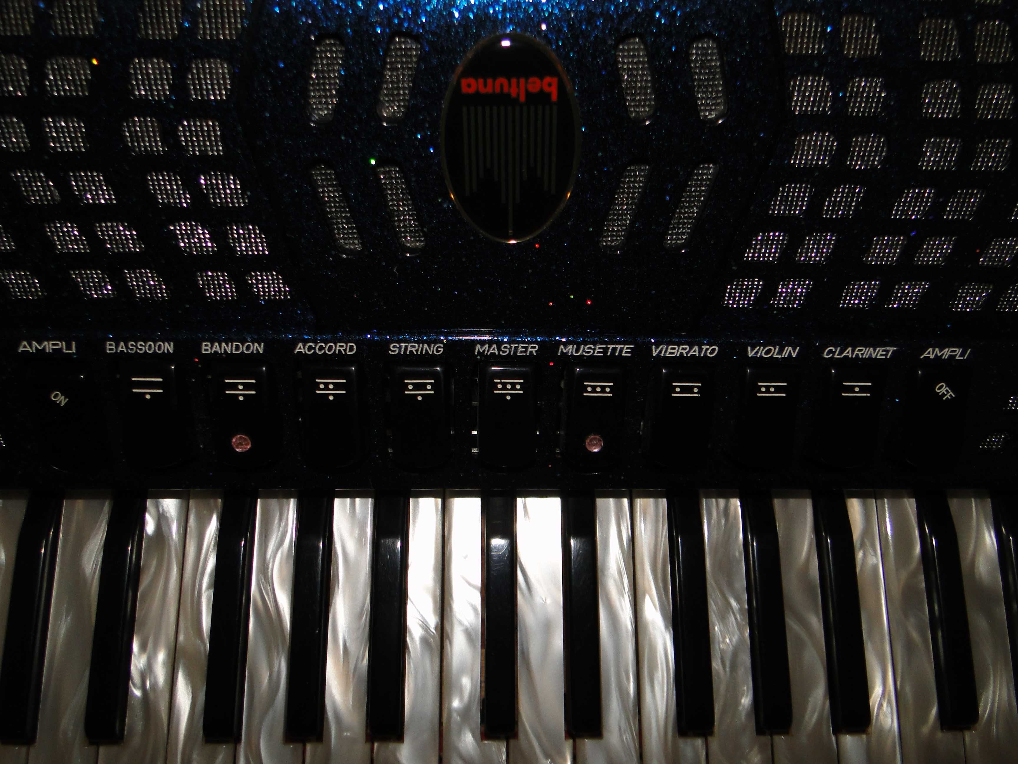 Genialny Włoski Akordeon BELTUNA LEADER AMPLISOUND+System Mikrofonowy