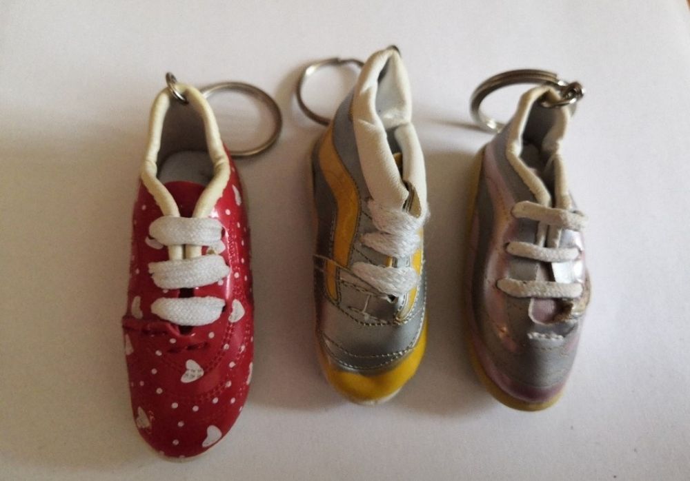 Breloczki but adidas - komplet