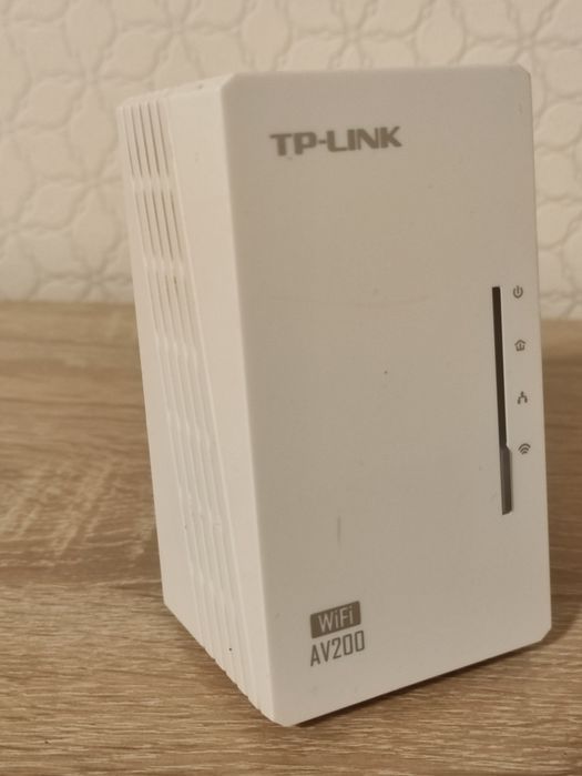 TP-Link AV200 model TL-WPA2220 transmiter