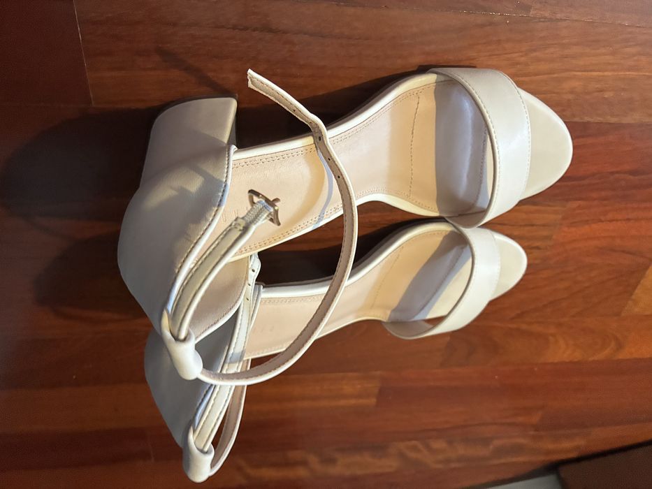 Buty elegancie rozmiar 40 firma mohito