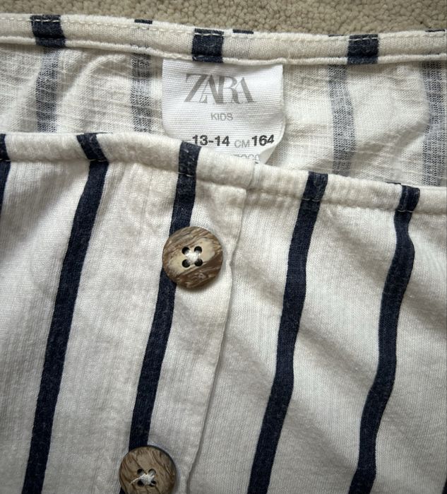 Letnia koszulka w biało-czarne paski z opadającymi rękawami Zara S