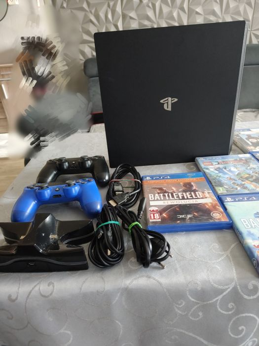 Konsola PS4 używana