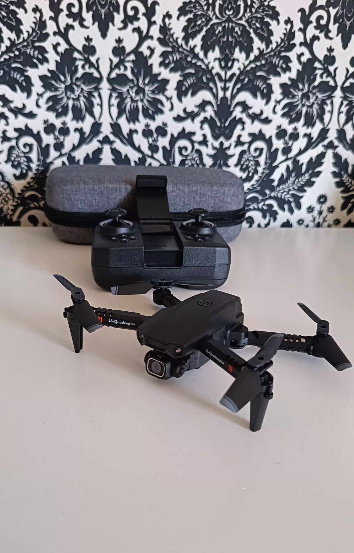 Dron z kamerą Lansenxi LS-XT6 + 3 baterie