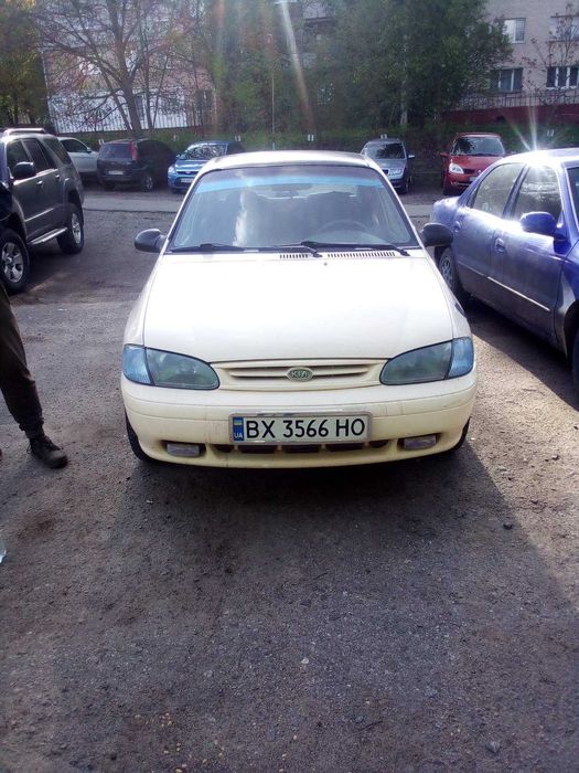 Kia Avella 1996 року