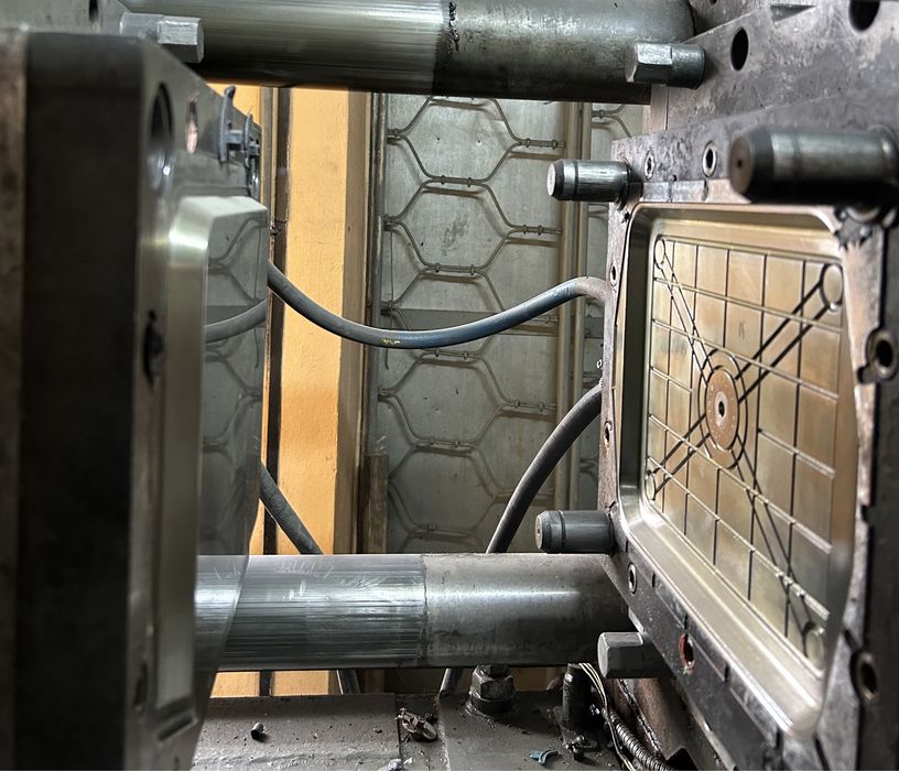 Прес-форми для лиття пластмасових виробів