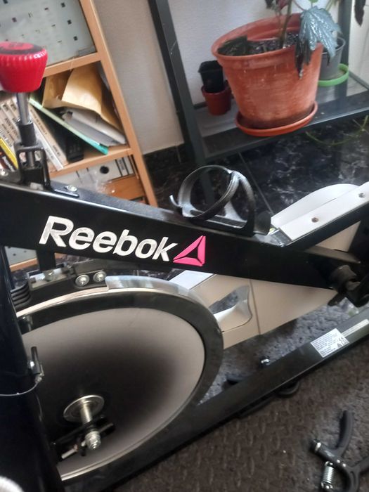 Bicicleta estatica Reebok nova
