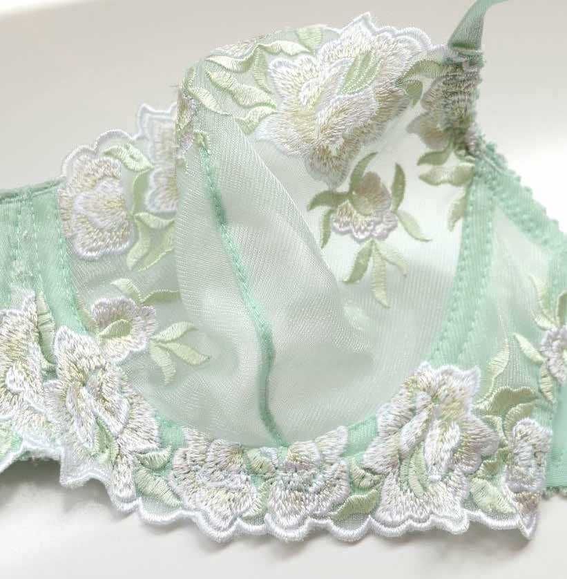 conjunto de lingerie artesanal de luxo e de alta qualidade (NOVO)