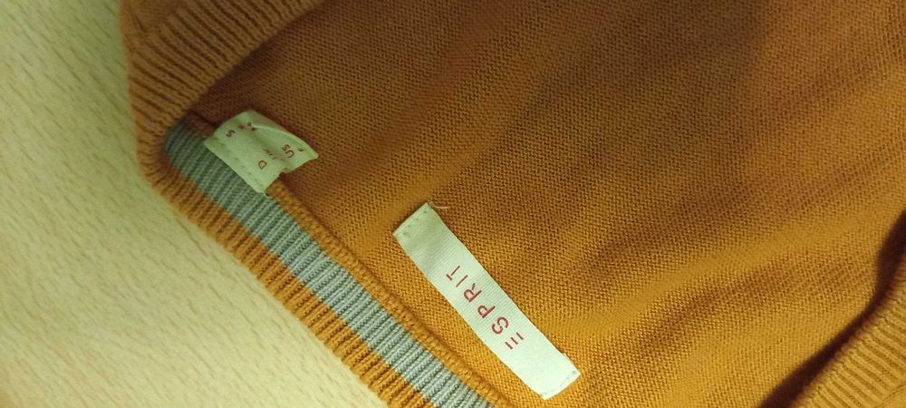 Sweterek  esprit