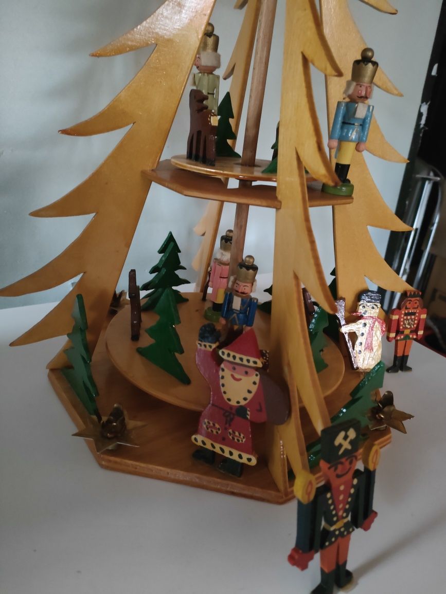 Choinka wiatrak na świeczki Bożonarodzeniowa drewniana Piramida