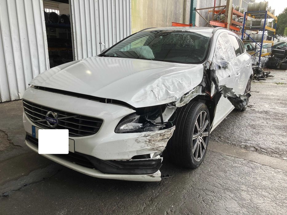 Salvado  Volvo V60 I D6 Hybrid AWD | 2017 | 163.614 Km
