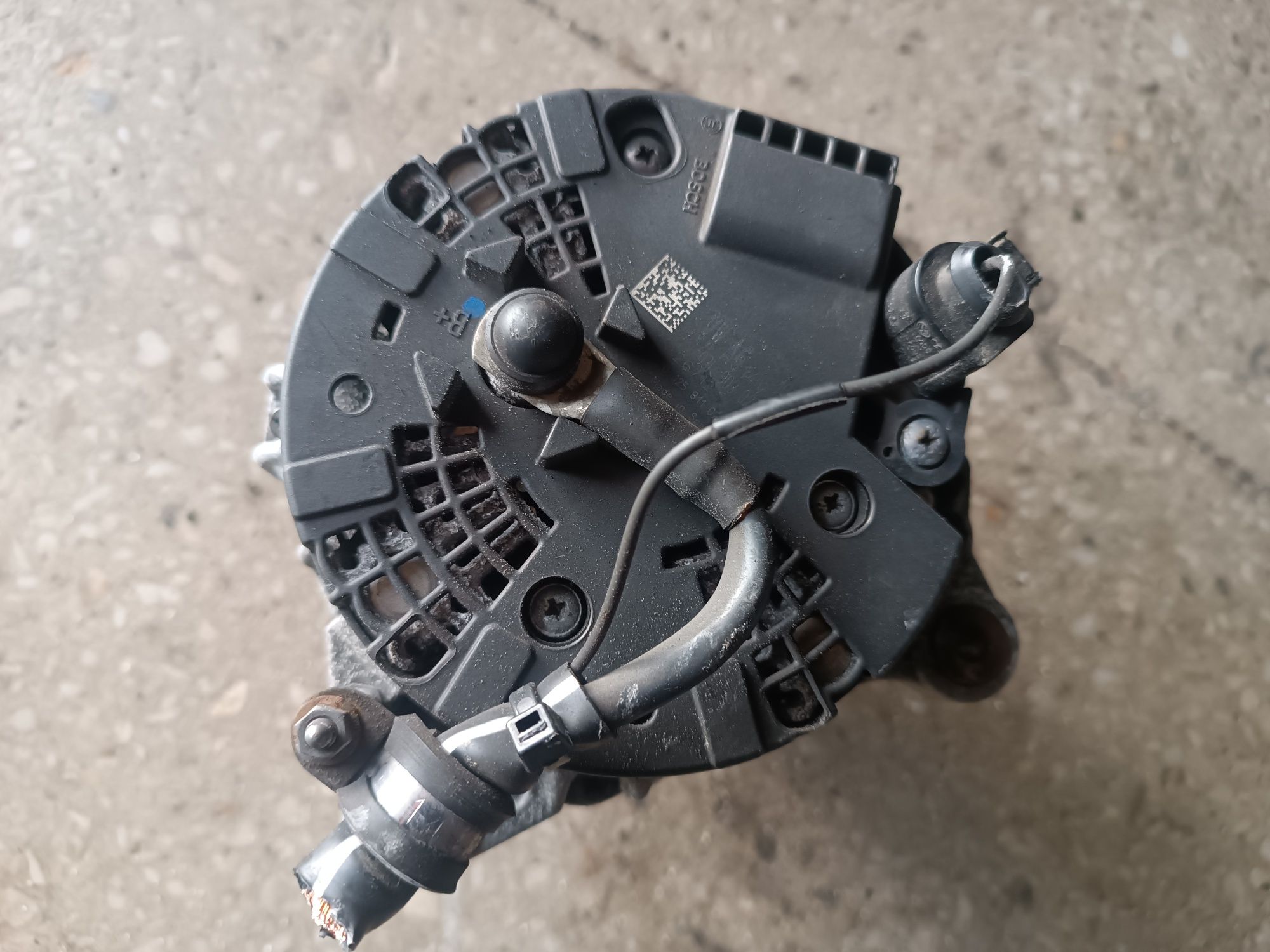 Alternator passat B7 CC superb 2.0tdi 180a 03l,903,024e tiguan a3 8p