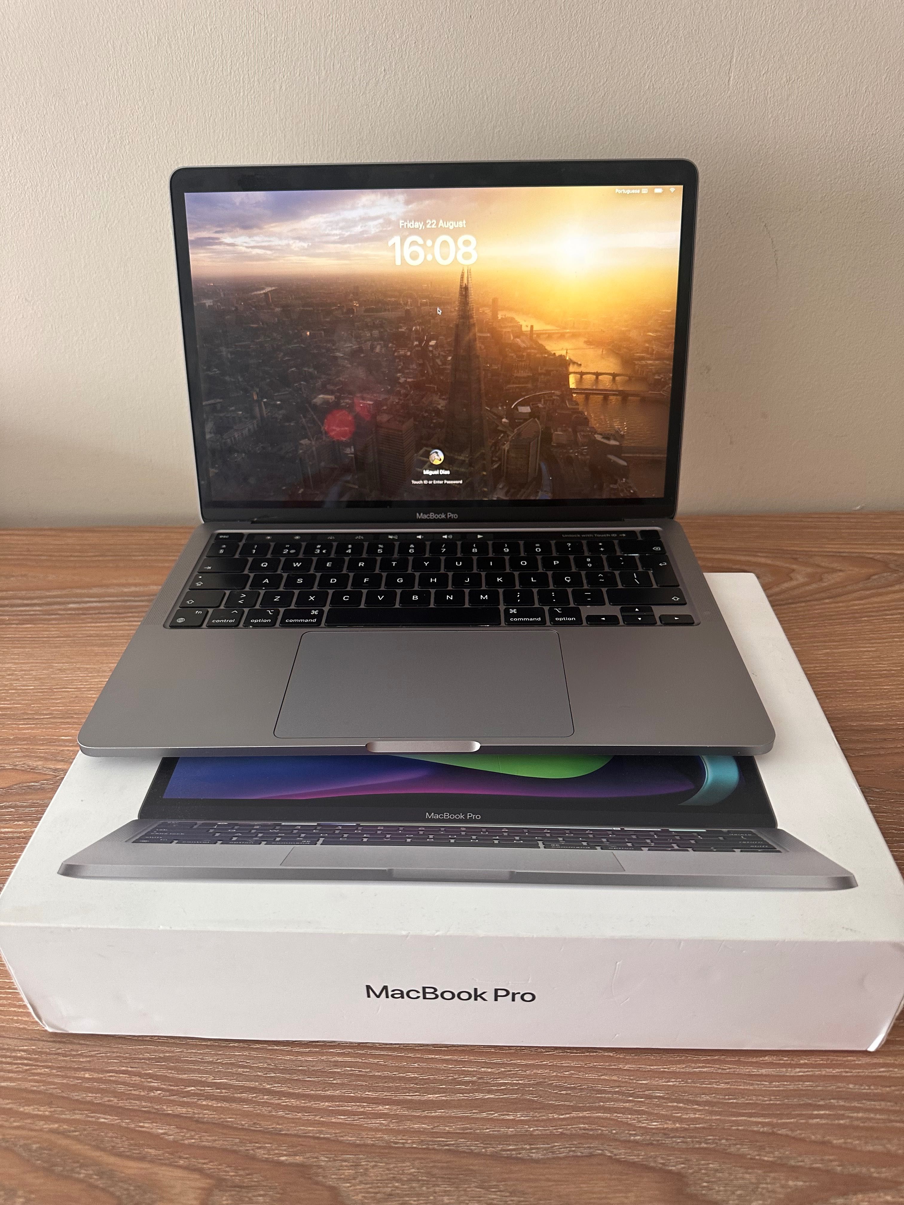 MacBook Pro 13” (M1, 2020) - 16GB RAM, 256GB SSD