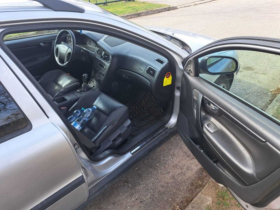 VOLVO v70 2.4T 200KM Benzyna + LPG 2000r