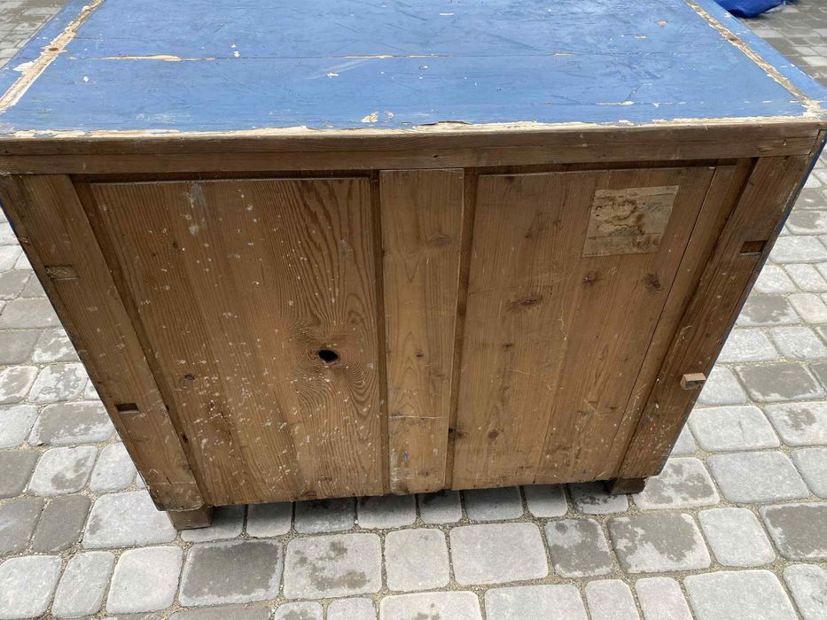 Bardzo stara drewniana komoda 4 szufladowa.