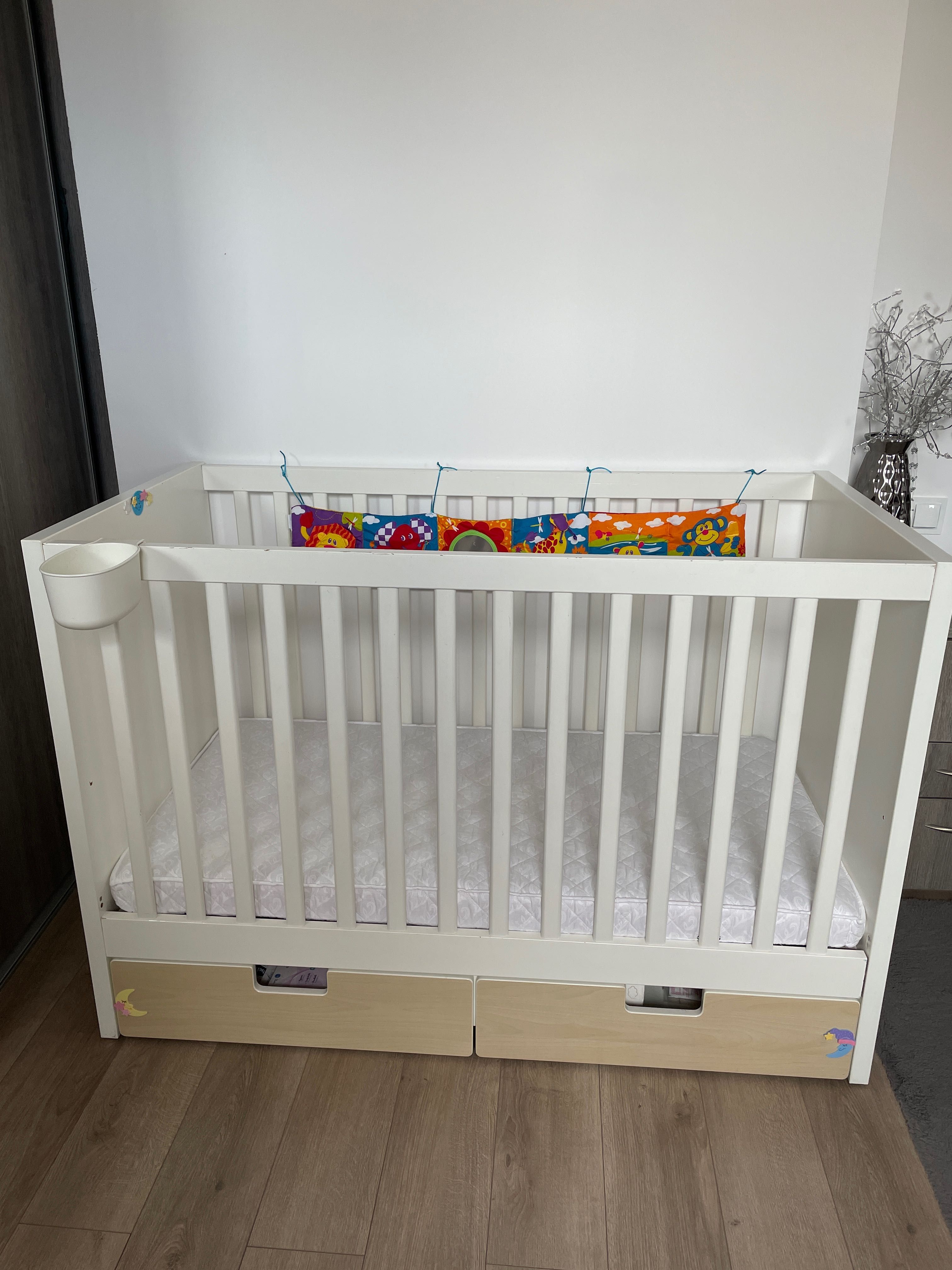 Łóżeczko Ikea białe z szufladami z materacem drewniane dostawka