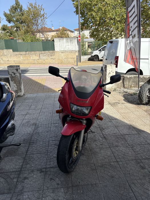 Susuki RF600r