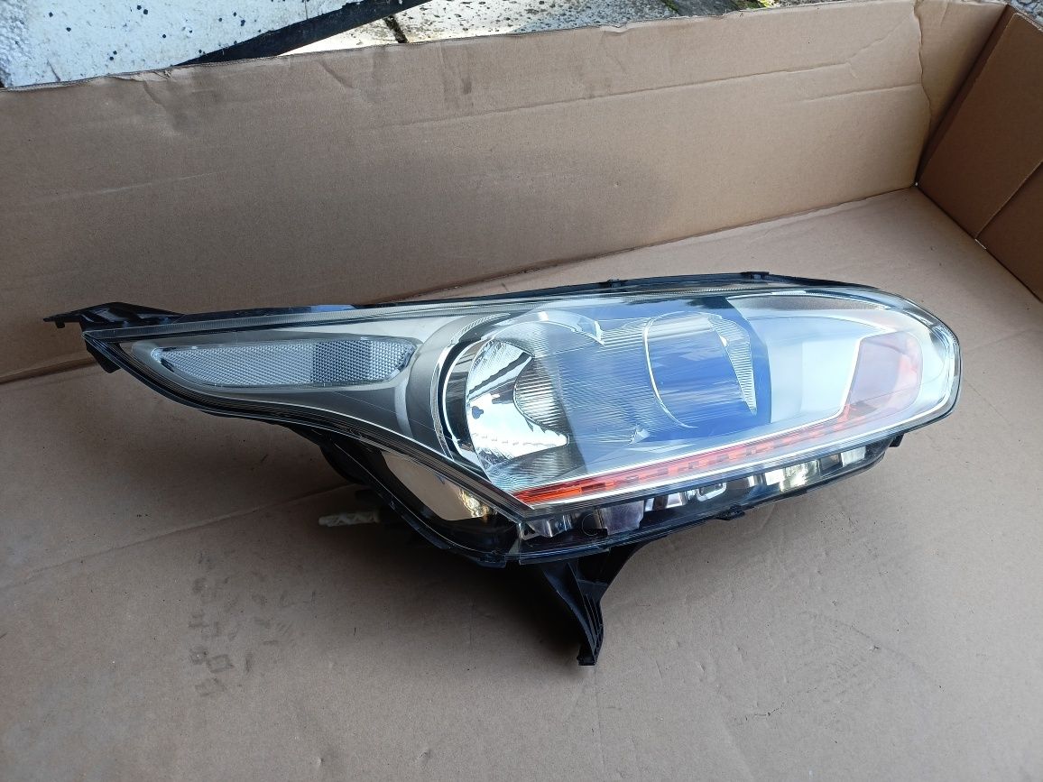 Lampa prawy przód prawa przednia Ford Transit Connect MK2 II 14-